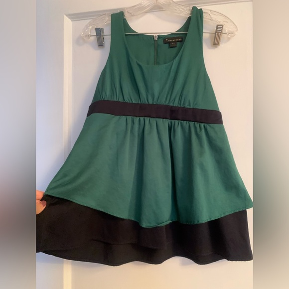 F21 - Green sleeveless top with Navy outlining - size Small - Picture 3 of 8